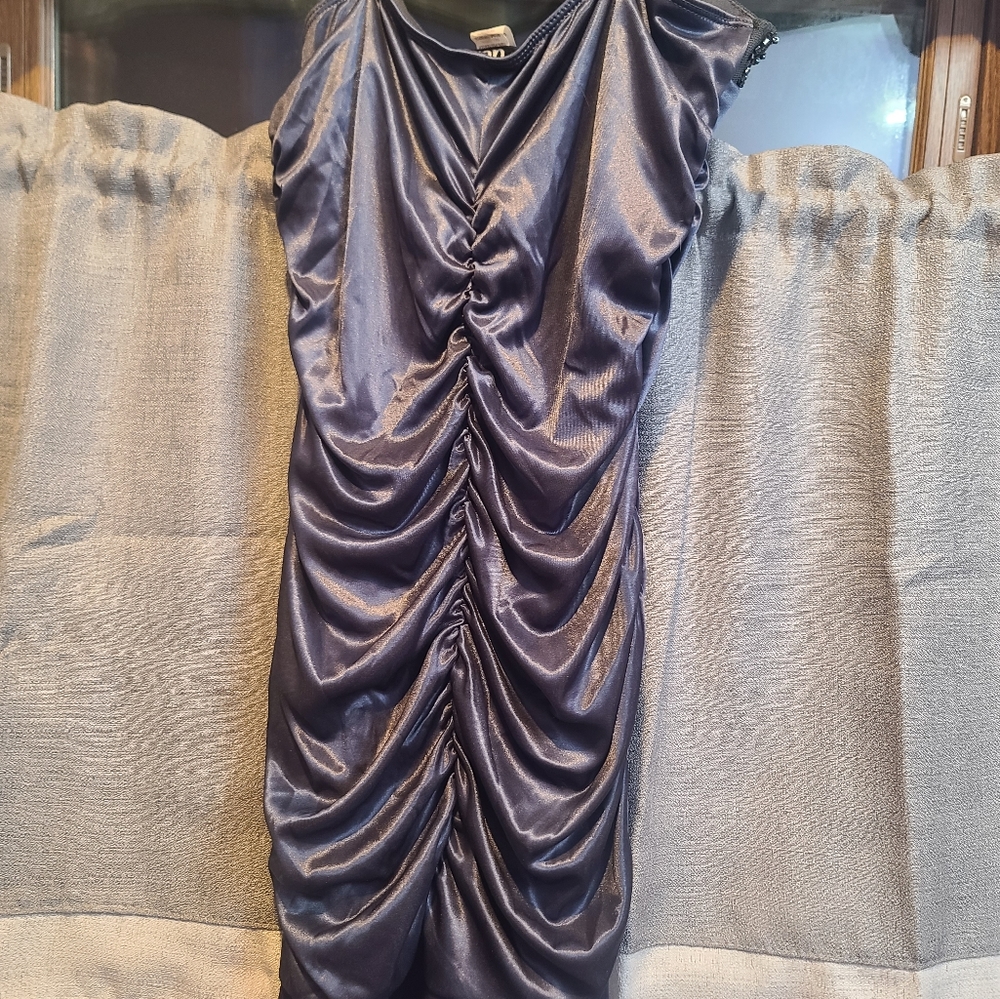 Dress - Picture 4 of 5